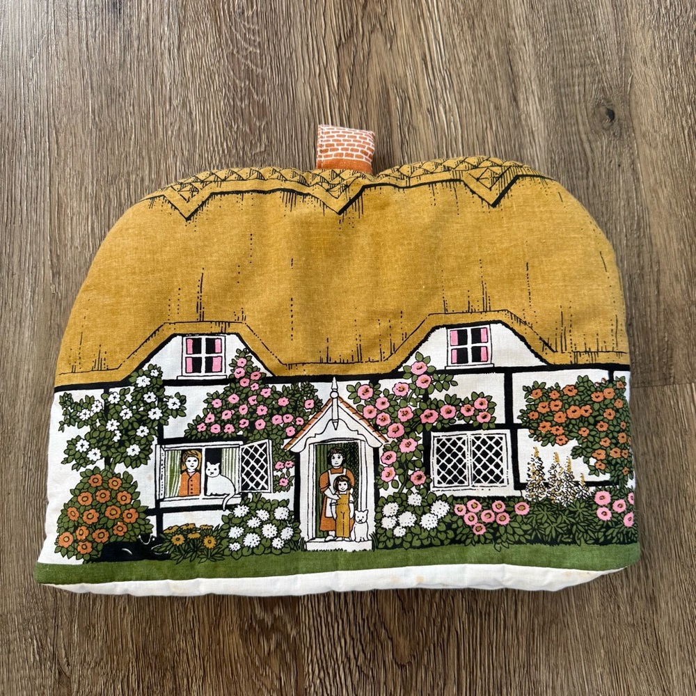 Vintage CUCKOOBIRD English Thatched Roof Cottage Shaped Tea Cozy